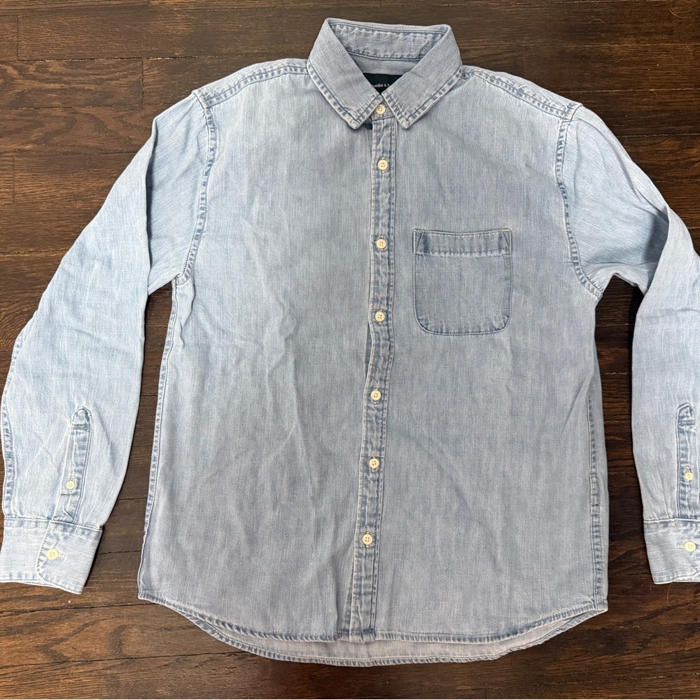 NWT Abercrombie & Fitch 100% Cotton Men's Denim Button-Up Shirt - Picture 3 of 8